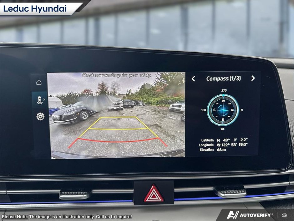 2026 Hyundai Elantra Luxury Two-Tone Interior-22