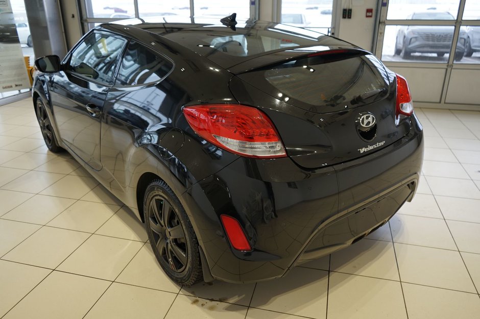 2016 Hyundai Veloster Tech-2