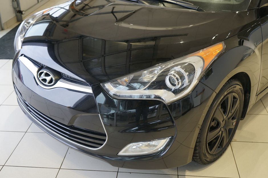 2016 Hyundai Veloster Tech-32