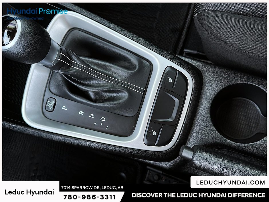 2023 Hyundai Venue Essential-18