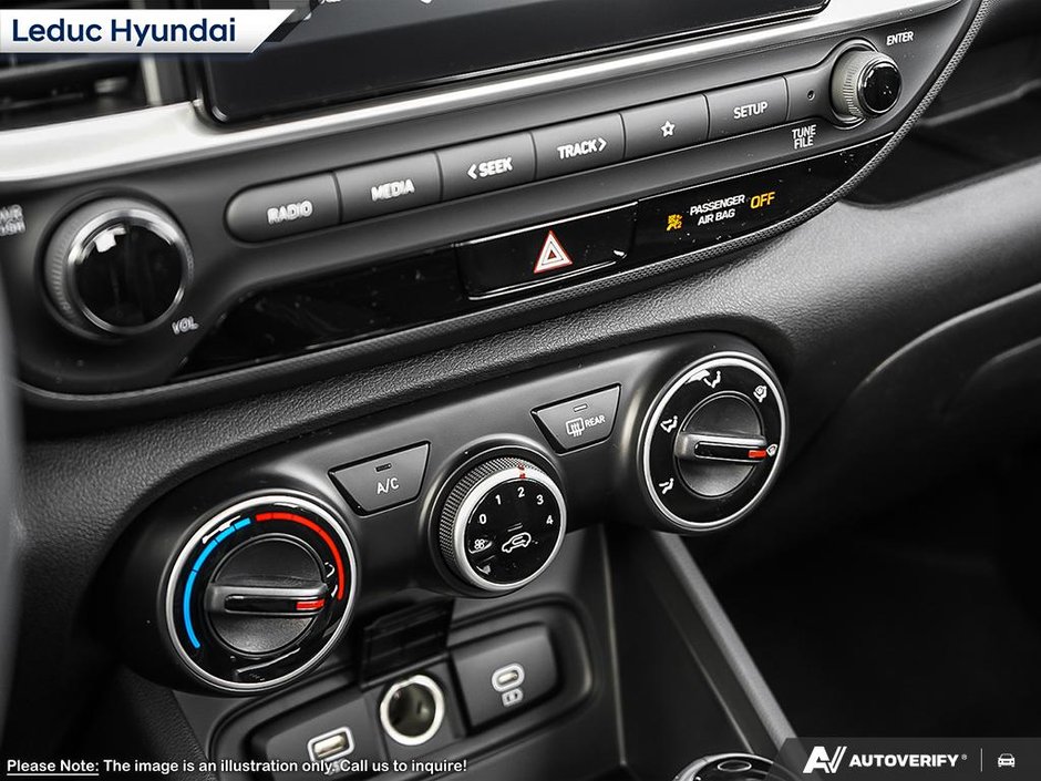 2025 Hyundai Venue Essential-23