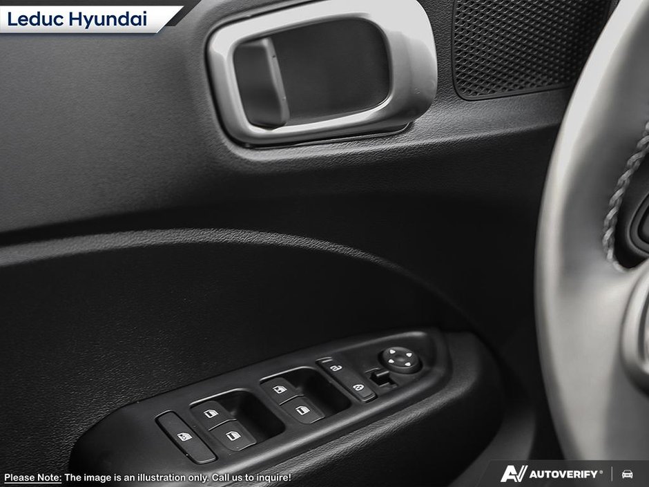 2025 Hyundai Venue Essential-15