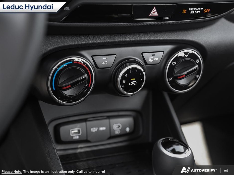 2026 Hyundai Venue Preferred Two-tone-22