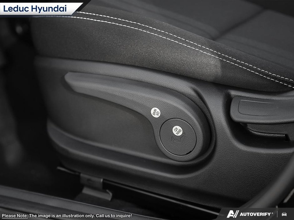 2026 Hyundai Venue Preferred Two-tone-25