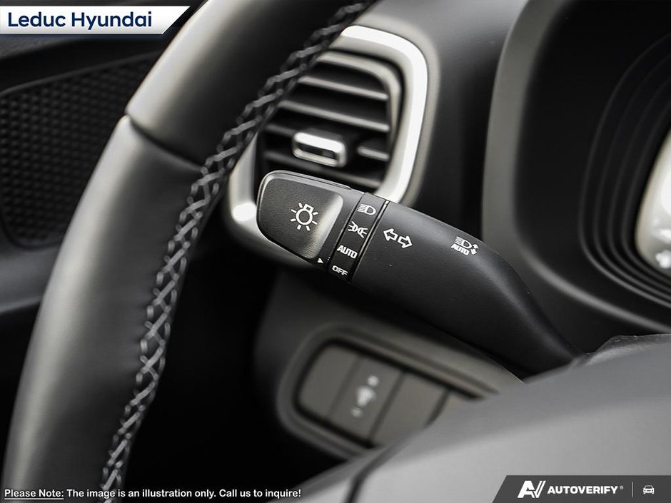 2026 Hyundai Venue Essential Two-tone-25