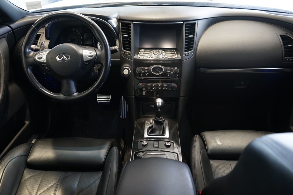 2017 Infiniti QX70 Sport-19