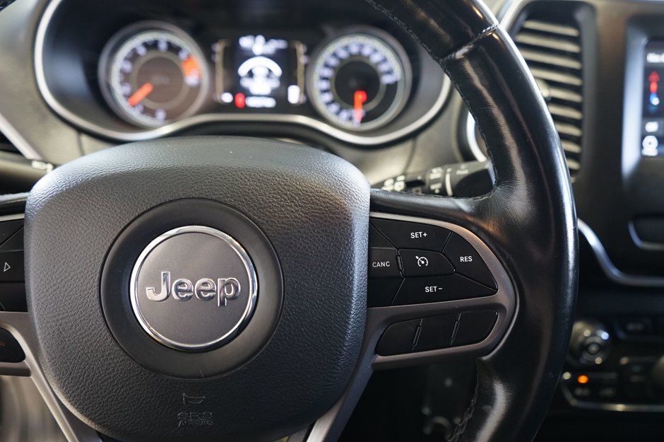 2019 Jeep Cherokee North-20