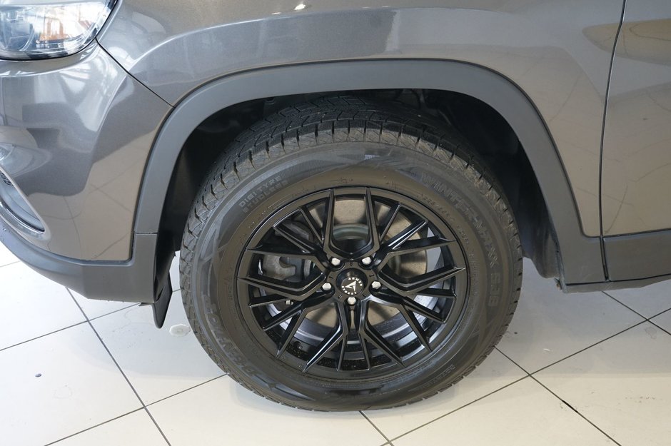 2019 Jeep Cherokee North-29