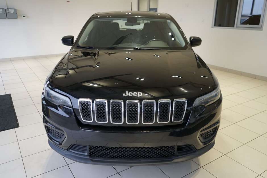 2019 Jeep Cherokee Sport-30