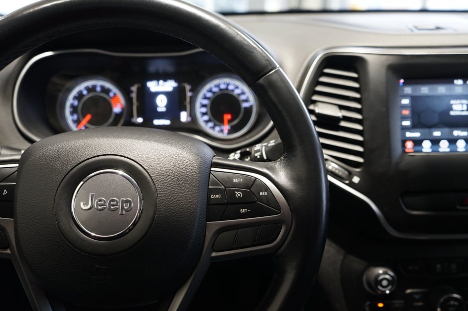 2019 Jeep Cherokee Sport-17