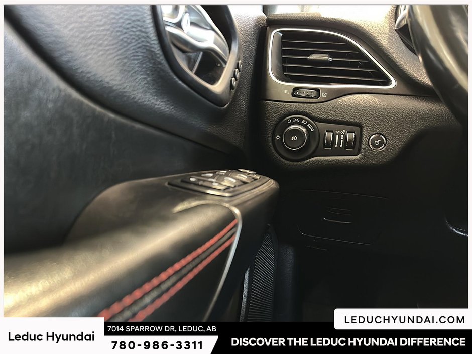 2019 Jeep Cherokee Trailhawk-17