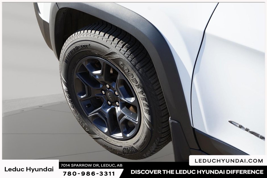 2020 Jeep Cherokee Trailhawk-2