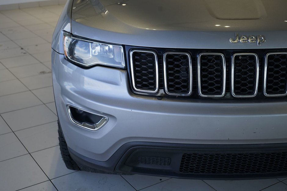 2017 Jeep Grand Cherokee Laredo-26