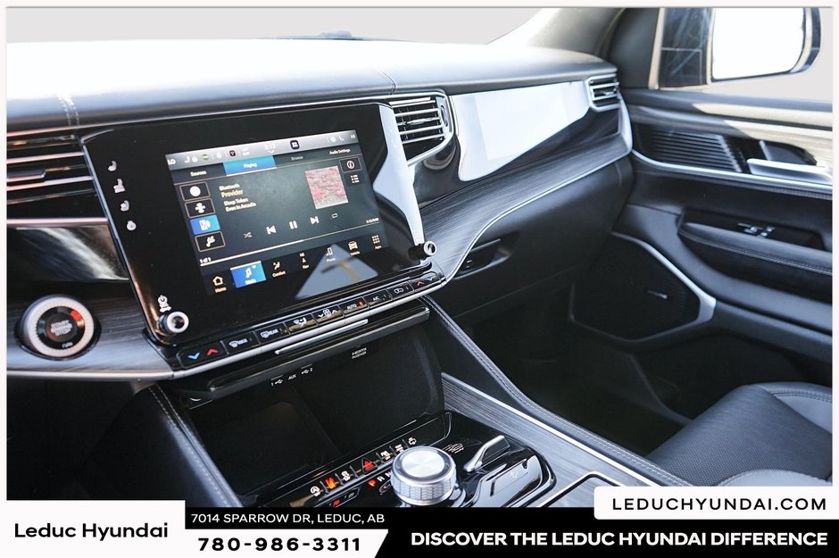 2023 Jeep Wagoneer L Series III-13