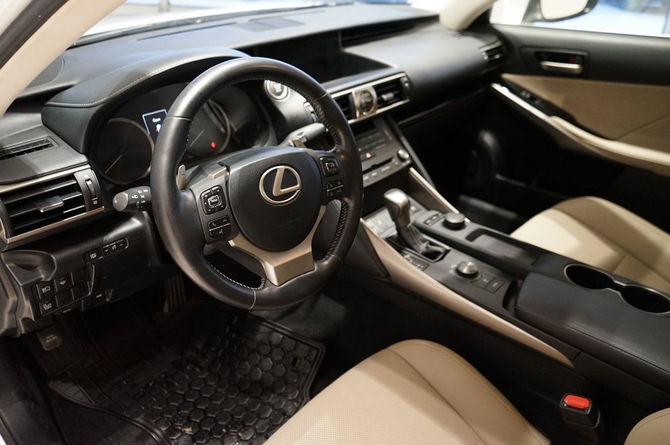 2019 Lexus IS 300-12