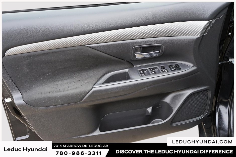 2017 Mitsubishi Outlander ES-8