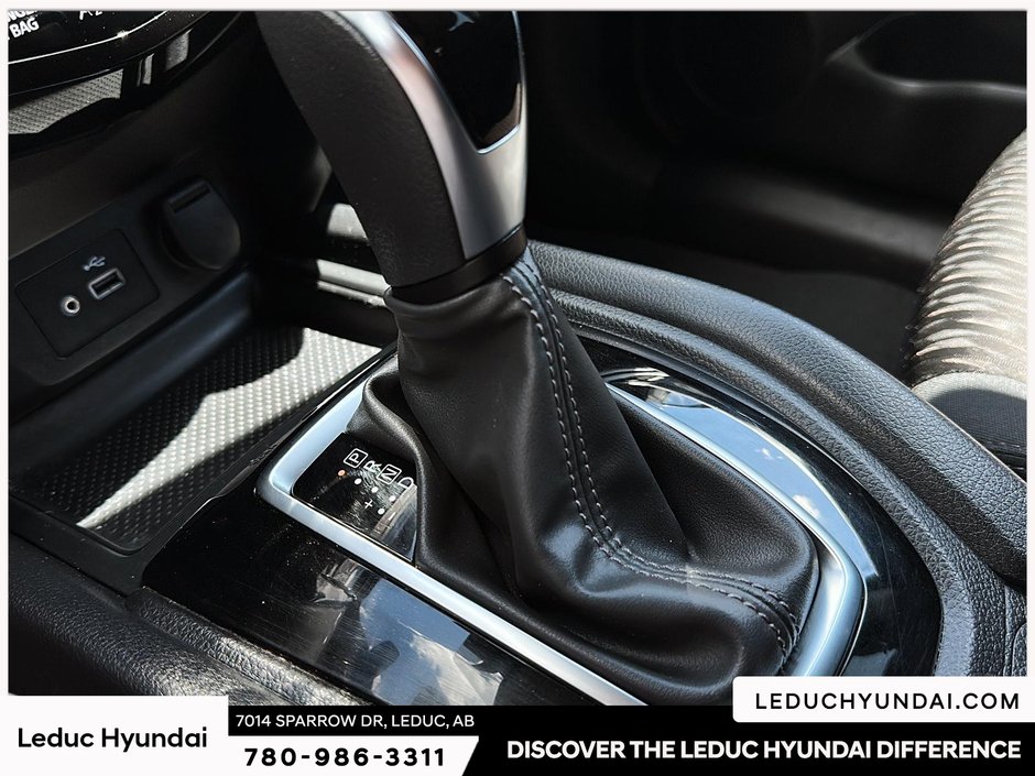 2019 Nissan Rogue S-18