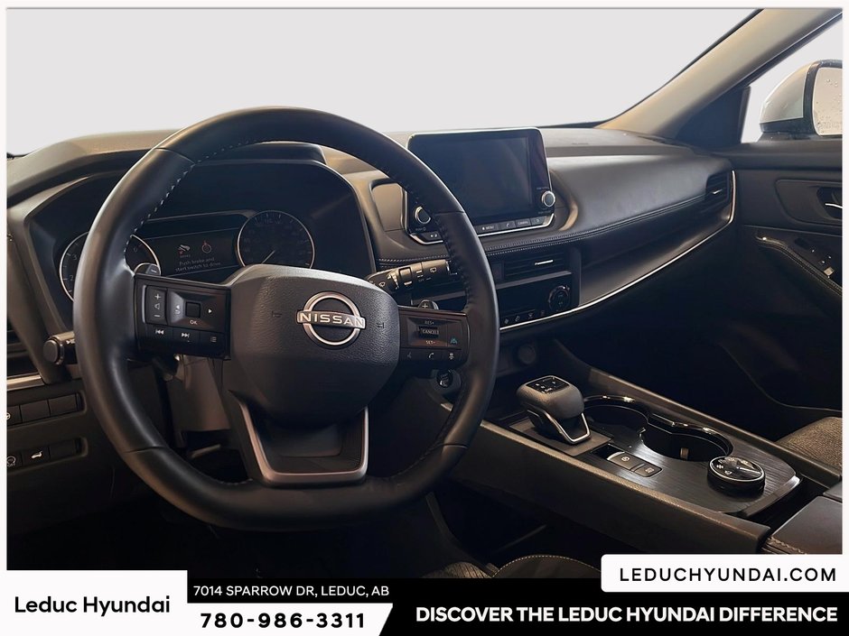 2025 Nissan Rogue SV-10