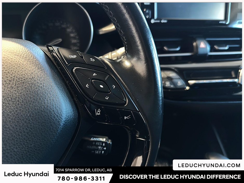 2018 Toyota C-HR XLE-15