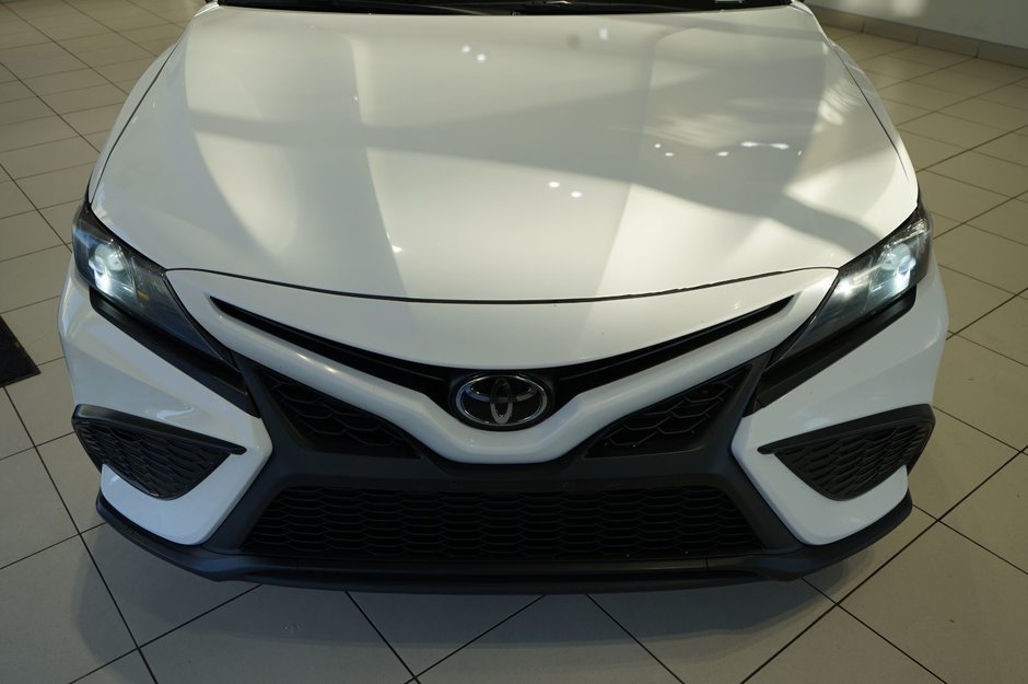 2022 Toyota Camry SE-28