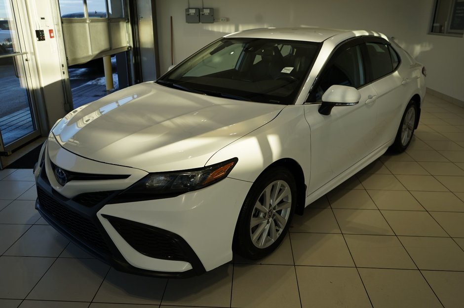 2022 Toyota Camry SE-0