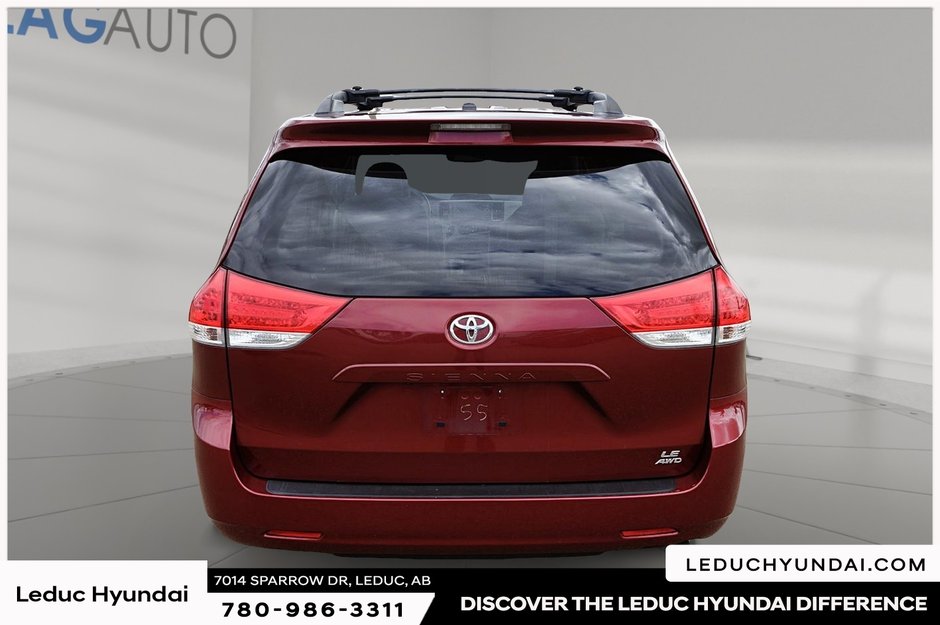 2013 Toyota Sienna LE-2