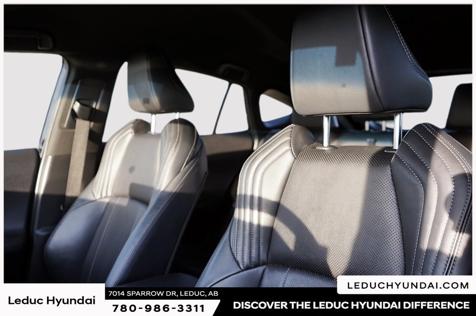 2021 Toyota Venza LE-11