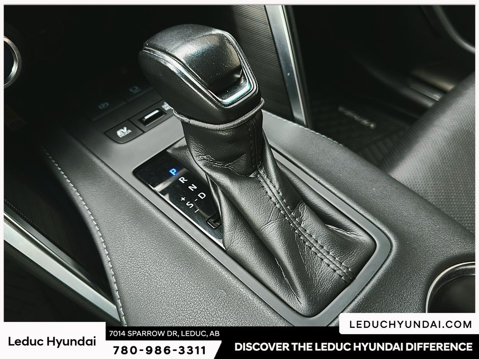 2021 Toyota Venza LE-19