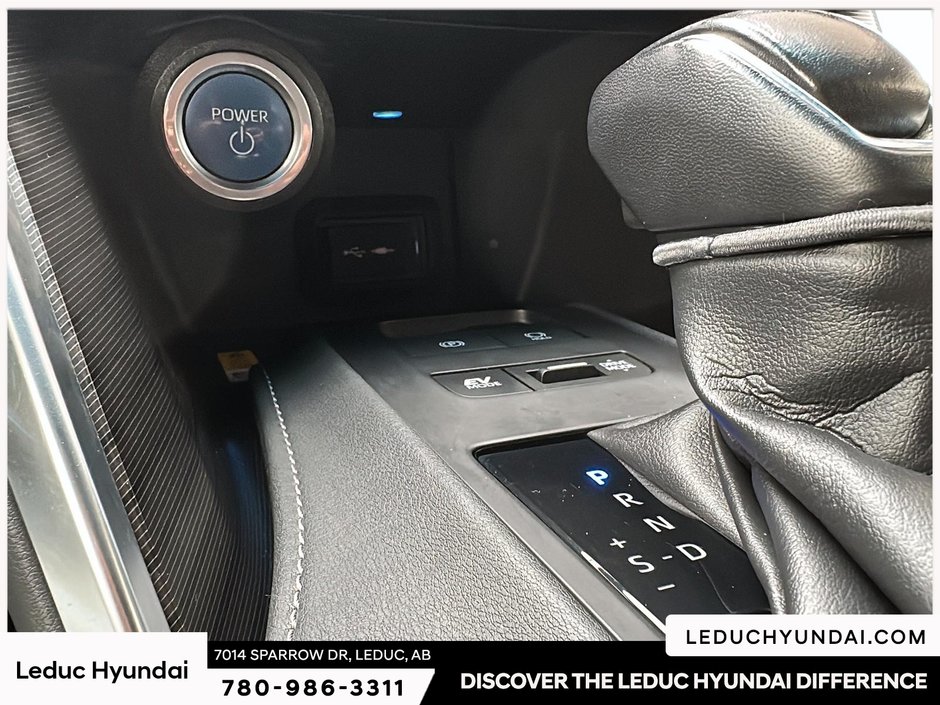 2021 Toyota Venza LE-26