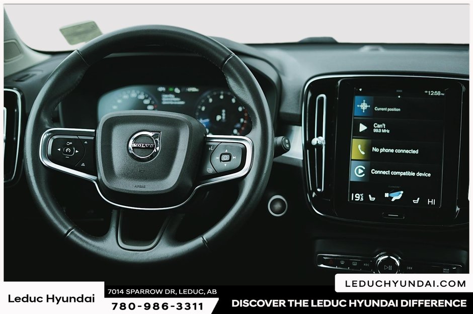 2021 Volvo XC40 Momentum-13