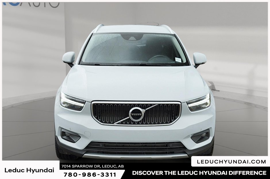 2021 Volvo XC40 Momentum-1