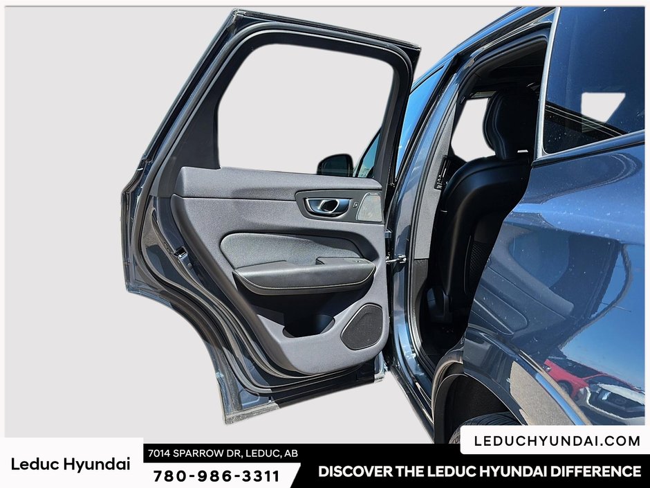 2023 Volvo XC60 B6 Ultimate Dark Theme-13