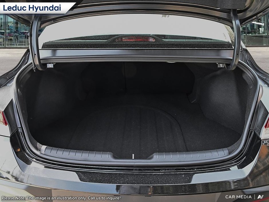 2025 Hyundai Elantra Luxury-6