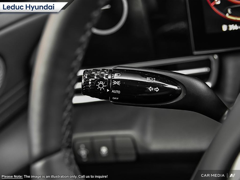 2025 Hyundai Elantra Luxury-23