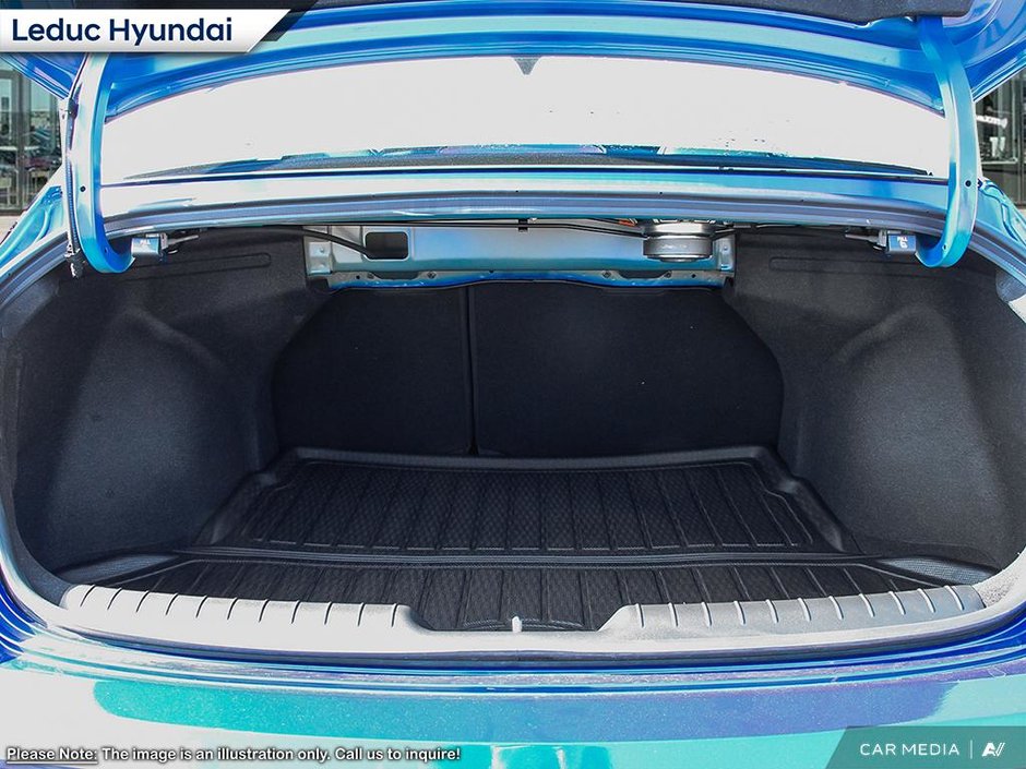 2025 Hyundai Elantra Luxury-6