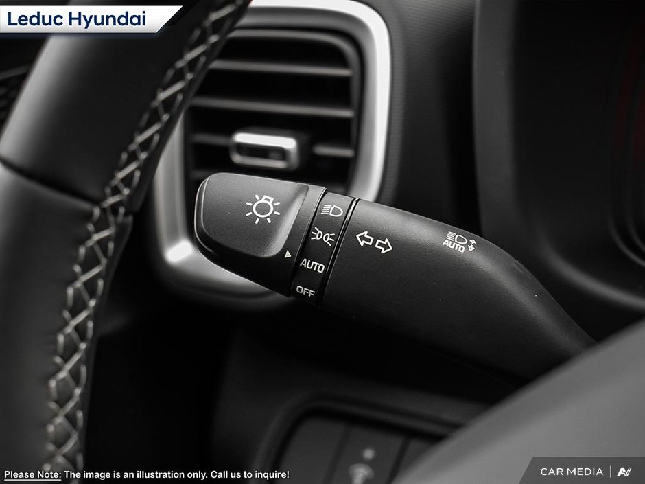 2025 Hyundai Venue Preferred-24