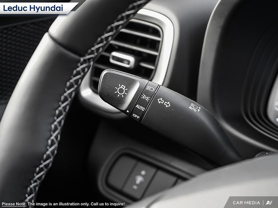 2025 Hyundai Venue Essential-24