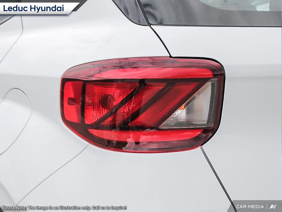 2025 Hyundai Venue Essential-10
