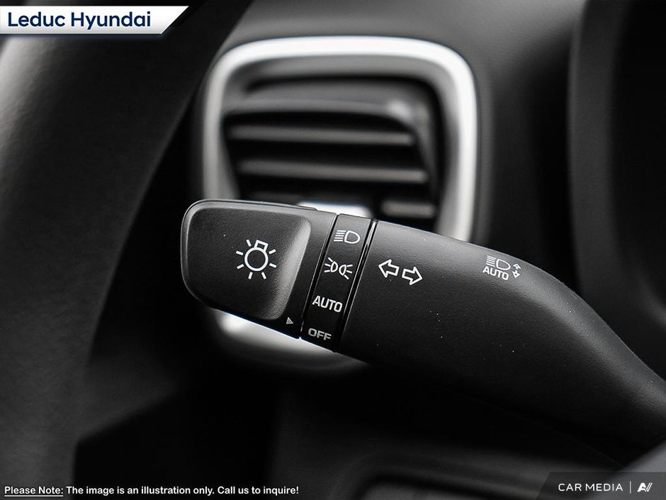 2025 Hyundai Venue Essential-24