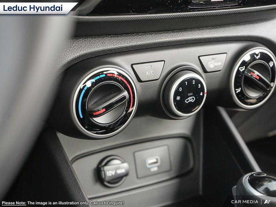 2025 Hyundai Venue Preferred-19