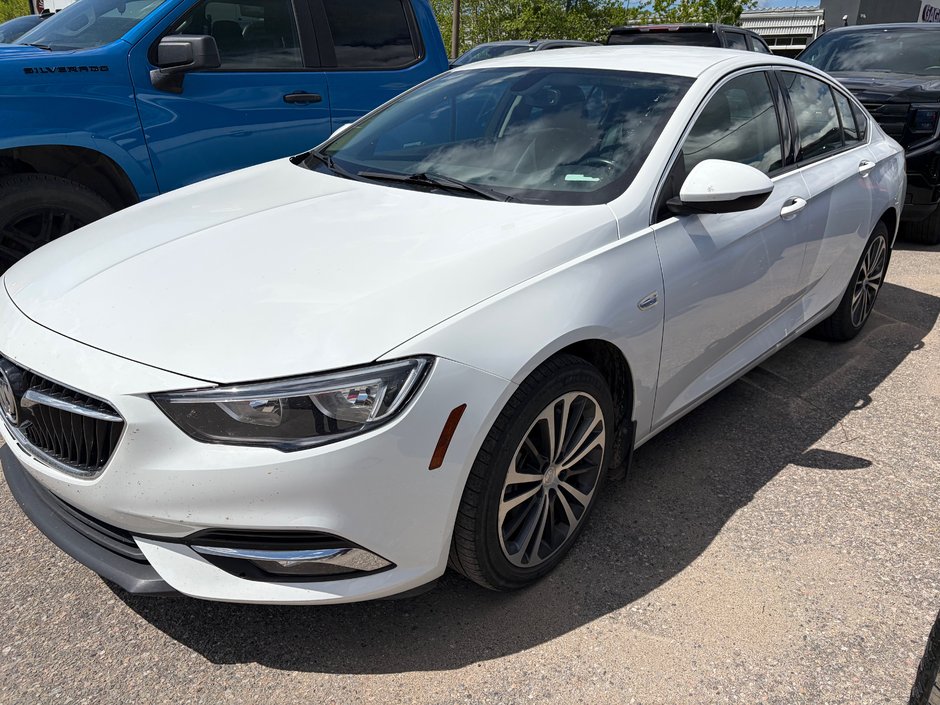 2018 Buick Regal Sportback in Mont-Tremblant, Quebec - w940px
