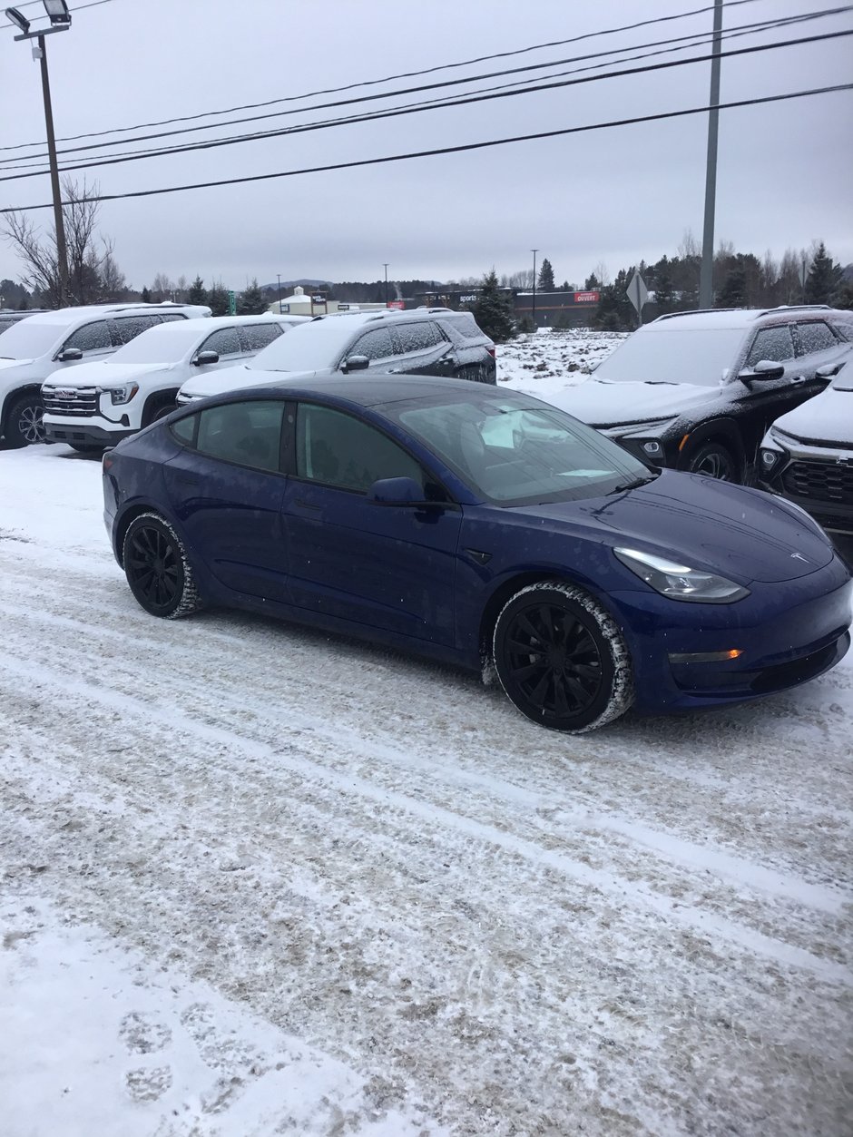 Tesla Model 3  2022 à Mont-Tremblant, Québec - w940px