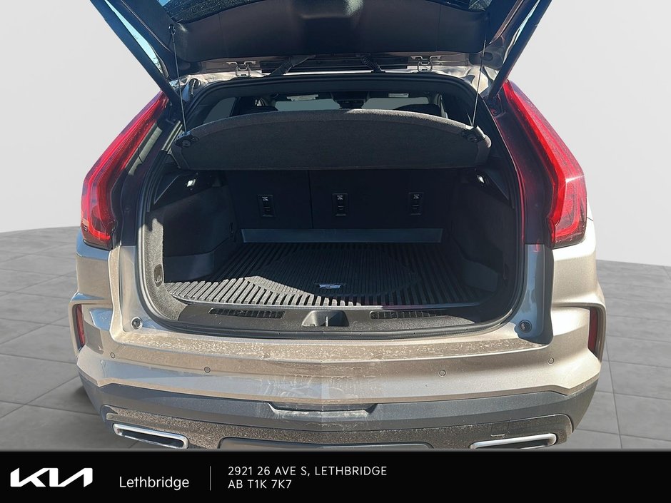 2025 Cadillac XT4 Premium Luxury-3