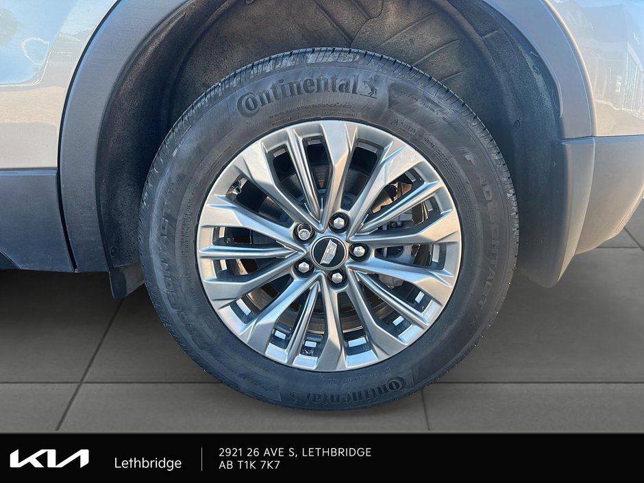 2025 Cadillac XT4 Premium Luxury-4