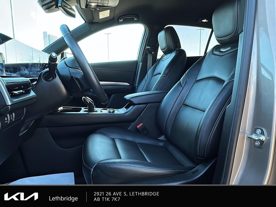 2025 Cadillac XT4 Premium Luxury-5