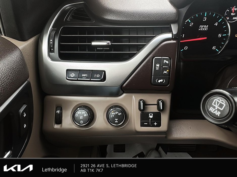 2017 Chevrolet Suburban Premier-15