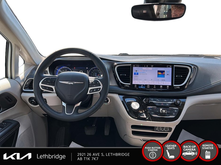 2023 Chrysler Pacifica Touring L-9