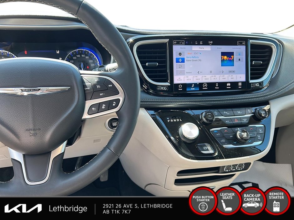 2023 Chrysler Pacifica Touring L-13