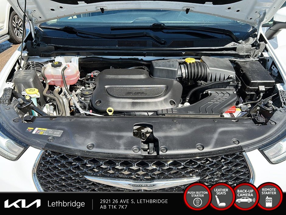 2023 Chrysler Pacifica Touring L-7