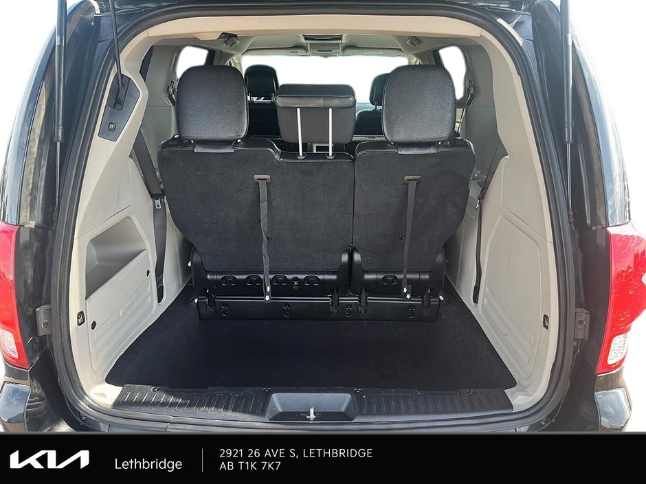 2017 Dodge Grand Caravan Crew-5